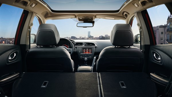 Renault – Habitáculo luminoso – Banco traseiro rebatido